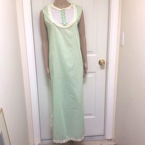 Vintage NWT Sweet 1970’s Sheer Mint Green Sleeveless Long Nightgown Lace Trim